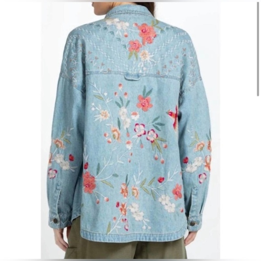 Johnny Was Light Blue Floral Embroidered Top